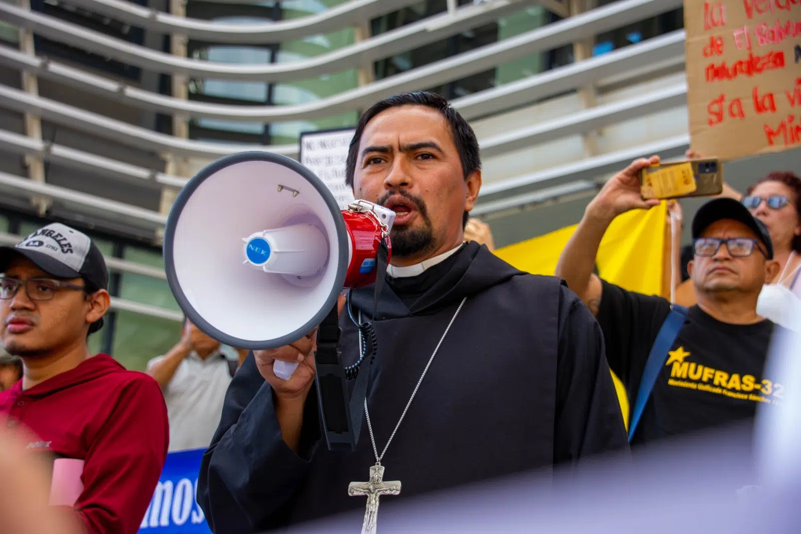 “I even fear for my own safety; as a human, I am afraid”: Monsignor Neftalí Ruíz — “Yo temo hasta por mi propia seguridad, como humano tengo miedo”: Monseñor Neftalí Ruíz