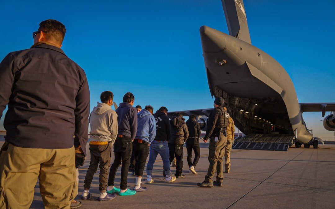El Salvador Isn’t Able to Handle More Deportations — El Salvador no tendría capacidad de responder ante más deportaciones