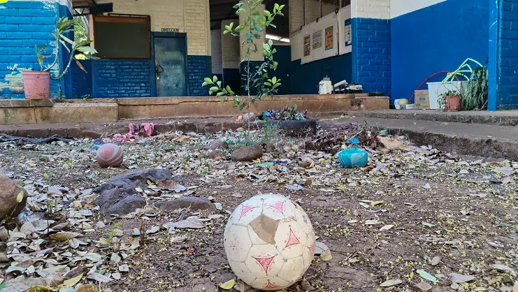 “They are denying our children access to education”: Those Affected by School Closure — “Le están negando el acceso a la educación a nuestros hijos”: afectados por cierre de escuela