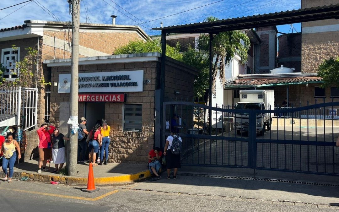 Relatives of Inmates Involved in Izalco Prison Riot Demand Information — Familiares de reos involucrados en motín en penal de Izalco exigen información