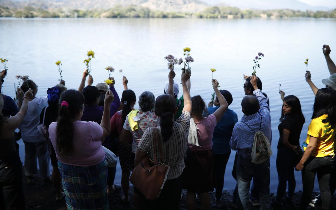 They Bless the Lempa River in El Salvador and Demand its Protection Against Mining Exploitation — Bendicen el Río Lempa en El Salvador y exigen su protección ante la explotación minera