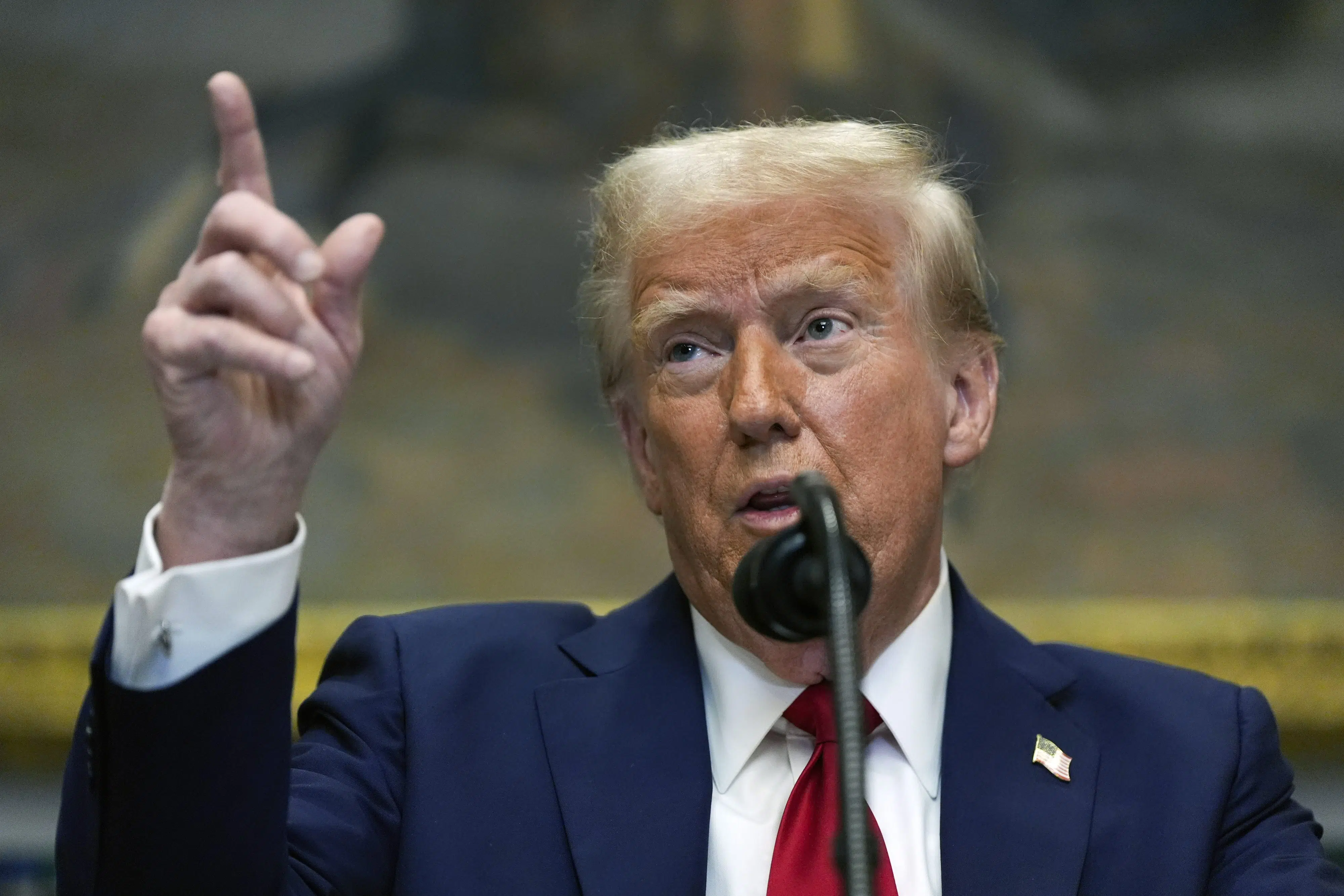 Trump Praises Bukele and Proposes Working with El Salvador to Tackle Illegal Migration and Gangs