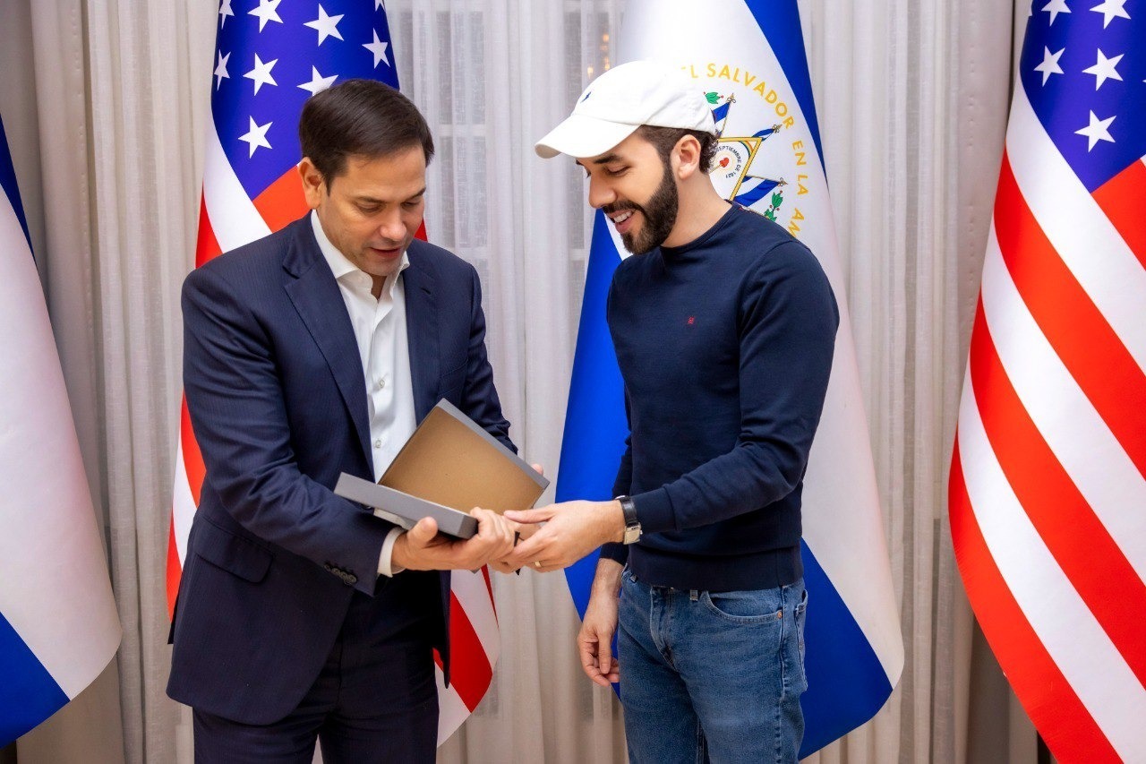 U.S. will Revive Agreement with El Salvador to Receive Migrants from Other Countries and Tren de Aragua, During Marco Rubio’s Visit — EE.UU. revivirá acuerdo con El Salvador para que reciba migrantes de otros países y tren de Aragua, en visita de Marco Rubio