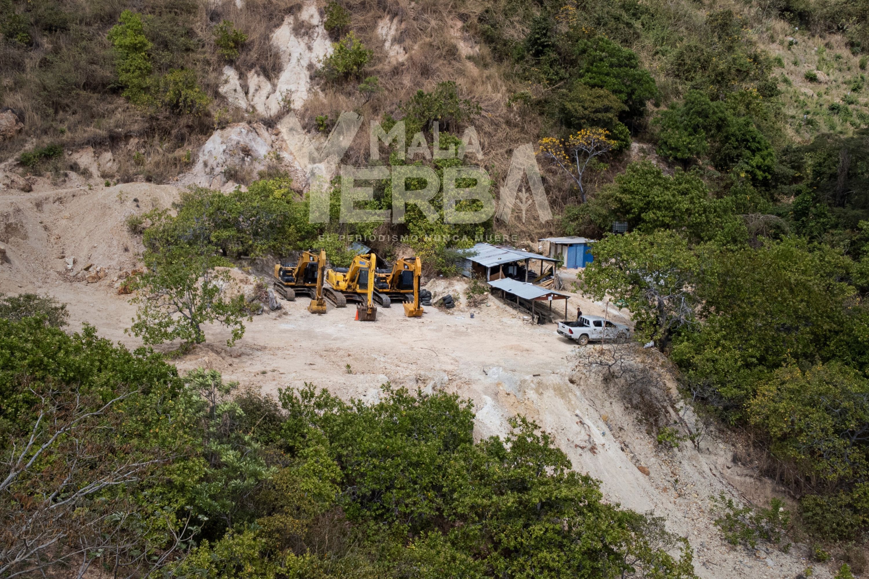 Earthworks at the San Sebastián Mine — Las obras de terracería en la mina San Sebastián
