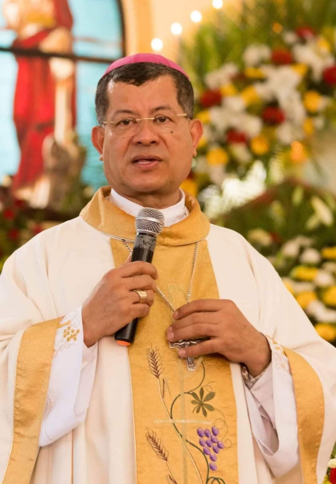 “Life is worth more than gold,” declares the Bishop of San Vicente, rejecting the law that permits mining — “La vida vale más que el oro” afirma el Obispo de San Vicente en rechazo a ley que permite la minería