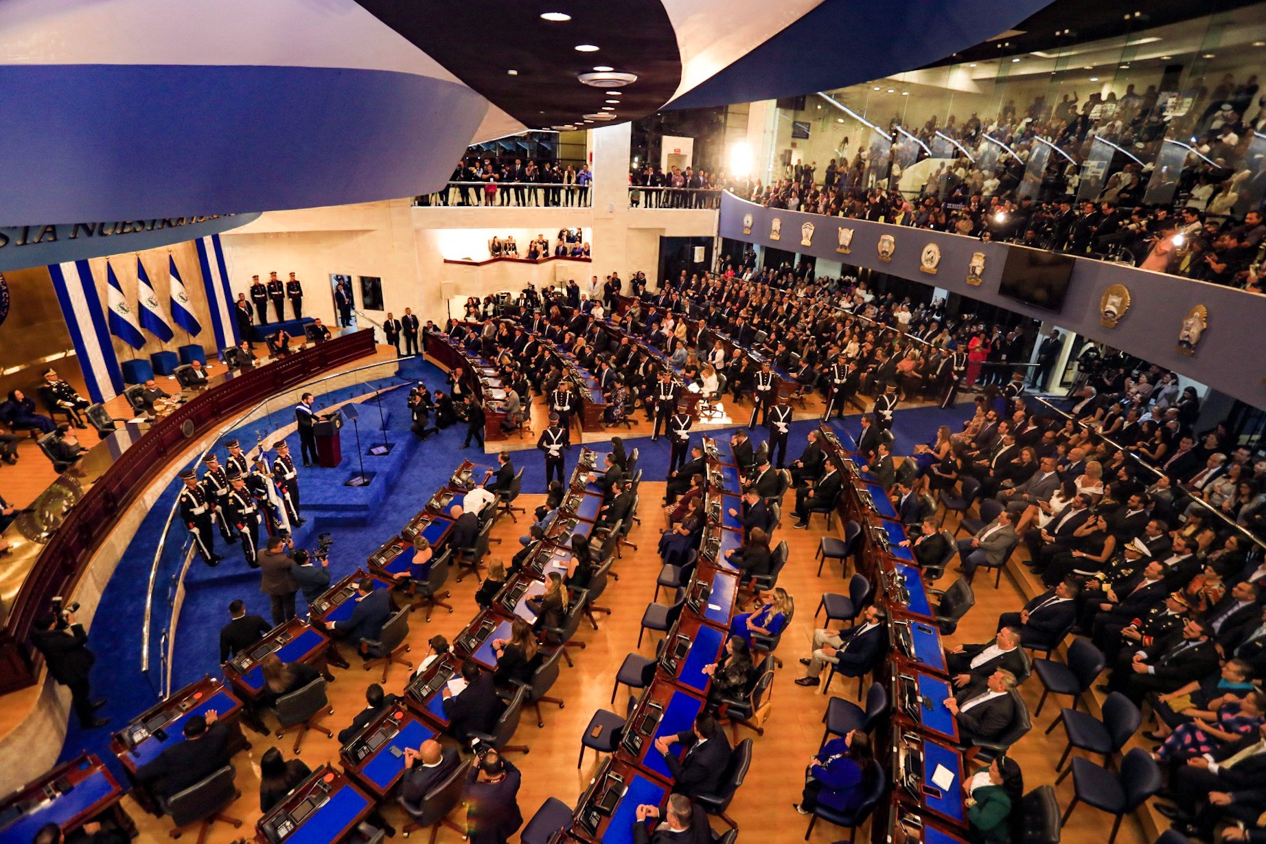 El Salvador constitutional amendment sparks international concerns over human rights — La enmienda constitucional de El Salvador suscita preocupaciones internacionales sobre derechos humanos