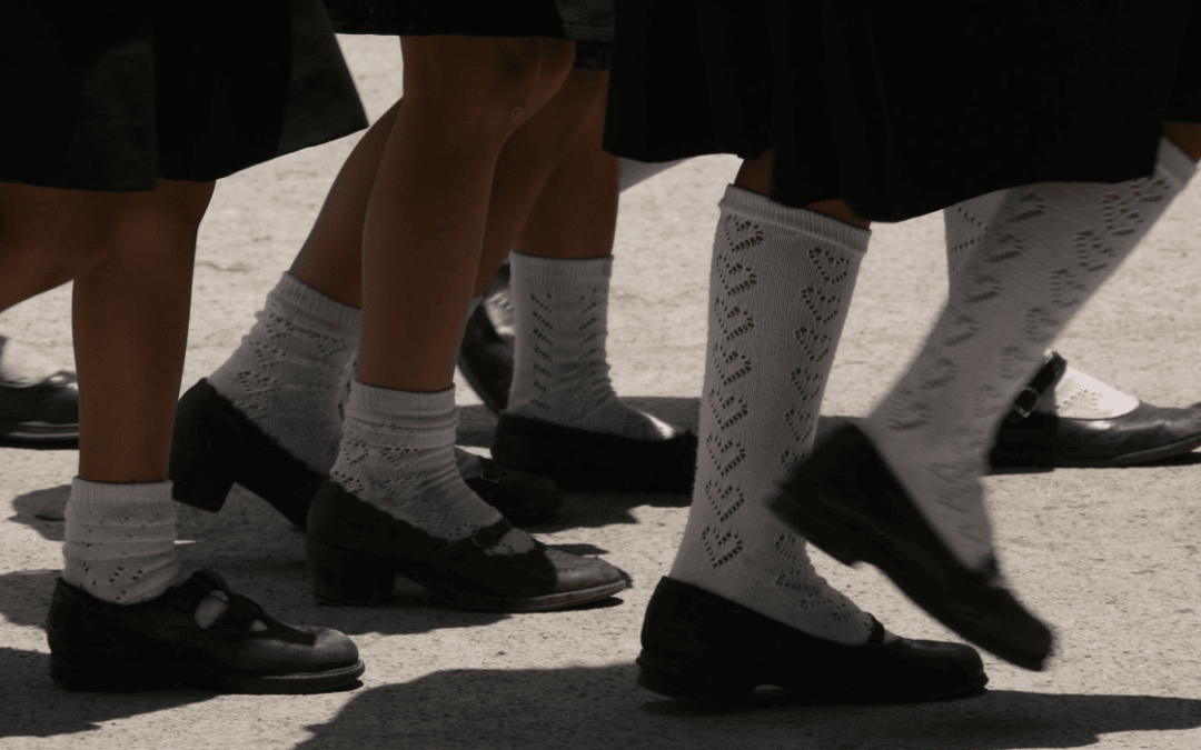 Education Ministry Three Months Owed to Uniform Suppliers — Educación adeuda tres meses a proveedores de uniformes