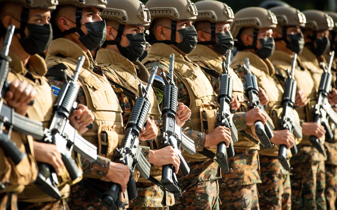 Military Personnel Will Be “Agents of Authority” Just Like Police — Militares serán “Agentes de autoridad” al igual que los policías