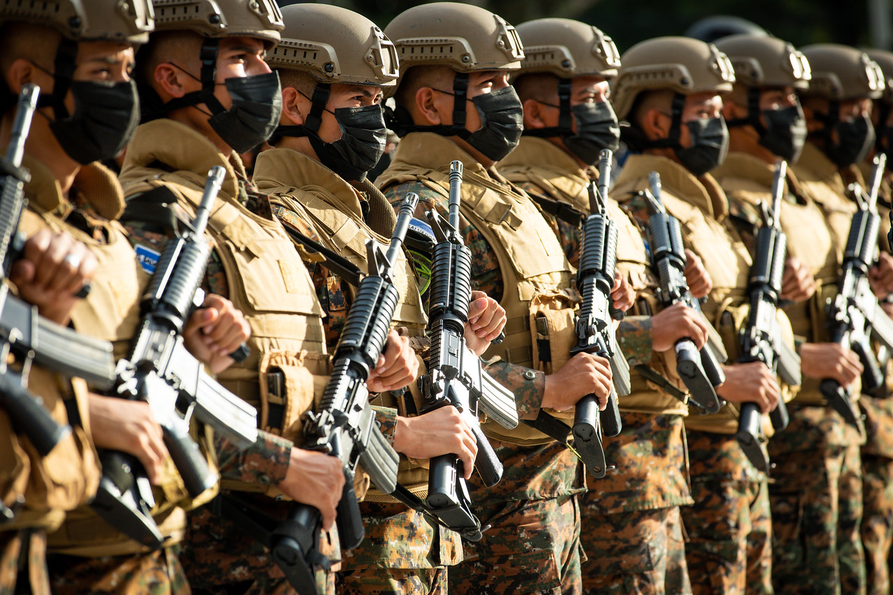 Military Personnel Will Be “Agents of Authority” Just Like Police — Militares serán “Agentes de autoridad” al igual que los policías