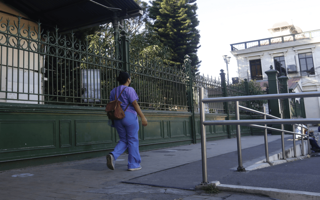 Hospital Rosales Admits Patients Wait up to 156 Days to See Specialist — Hospital Rosales admite que pacientes esperan hasta 156 días por un especialista