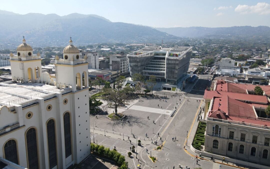 El Salvador No Longer Highest Country Risk in Central America — El Salvador ya no tiene el riesgo país más alto de Centroamérica