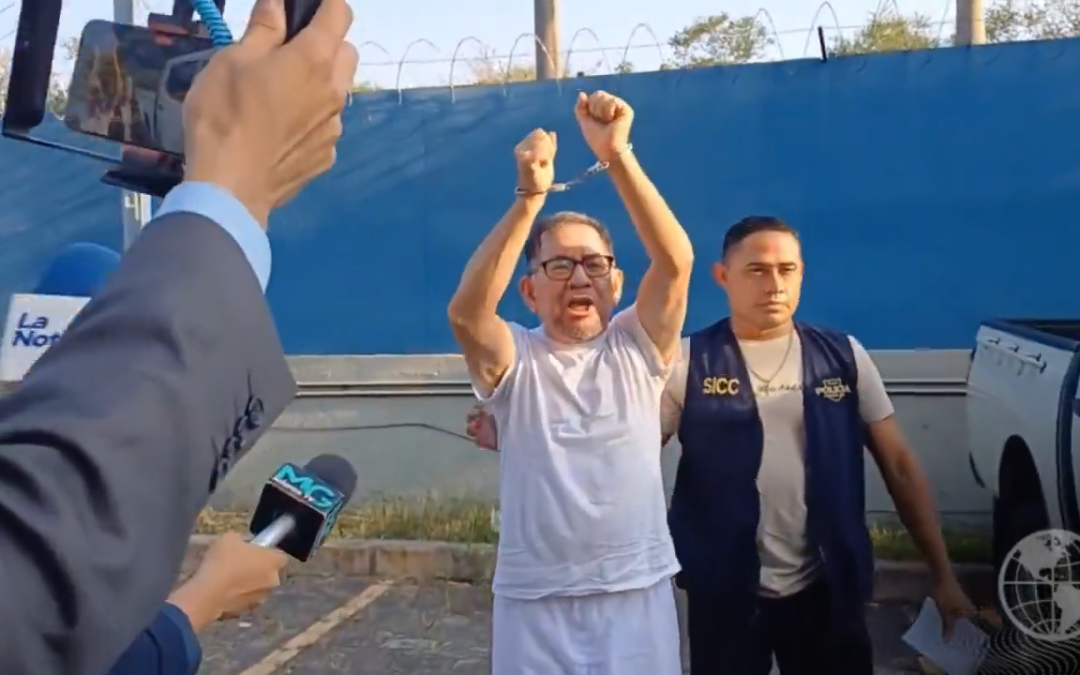 Eugenio Chicas Declares Himself a Political Target During Court Appearance — Eugenio Chicas se declara perseguido político al comparecer ante tribunal de justicia