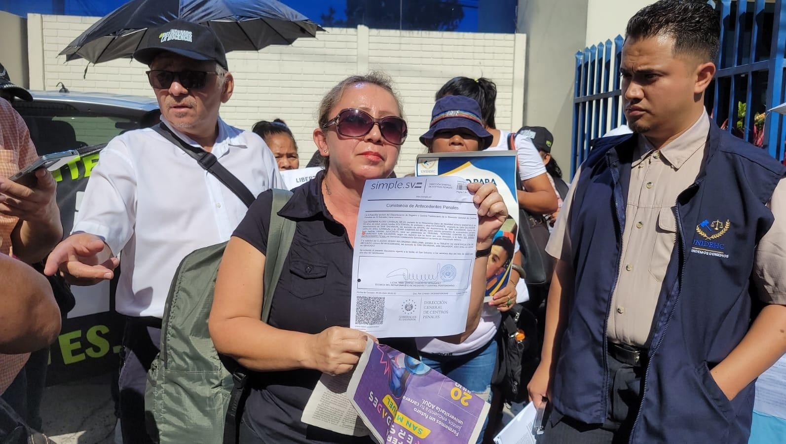 “It’s not possible that they’re only for show”: Criminal Complaint Filed Against Heads of Two Public Institutions — “No es posible que solo estén de adorno”, presentan aviso penal contra procuradores
