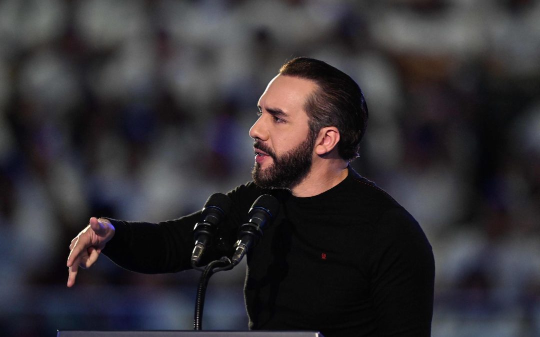 Bukele Muzzles El Salvador — Bukele amordaza El Salvador