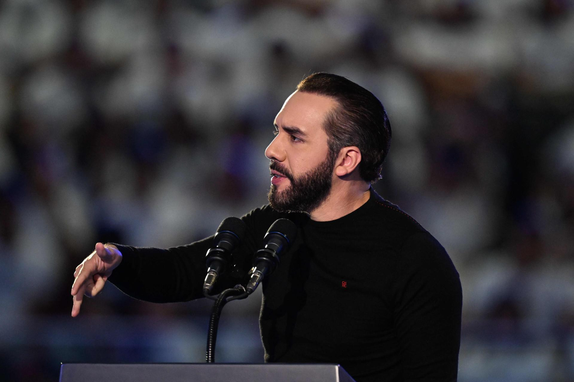 El Salvador’s President Sees Opportunity in Trump’s Deportations — El presidente de El Salvador ve una oportunidad en las deportaciones de Trump