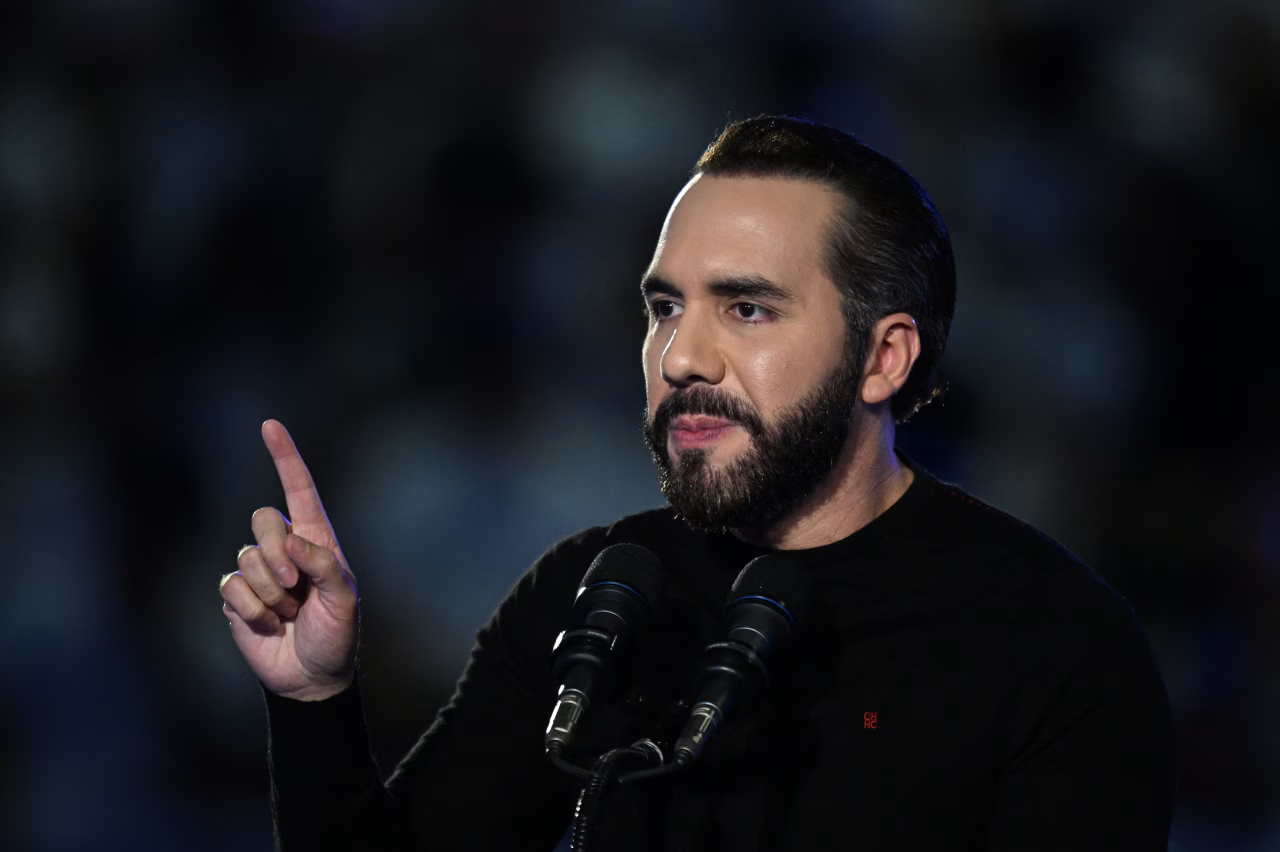 Dictator Bukele’s Attack — El ataque del dictador Bukele