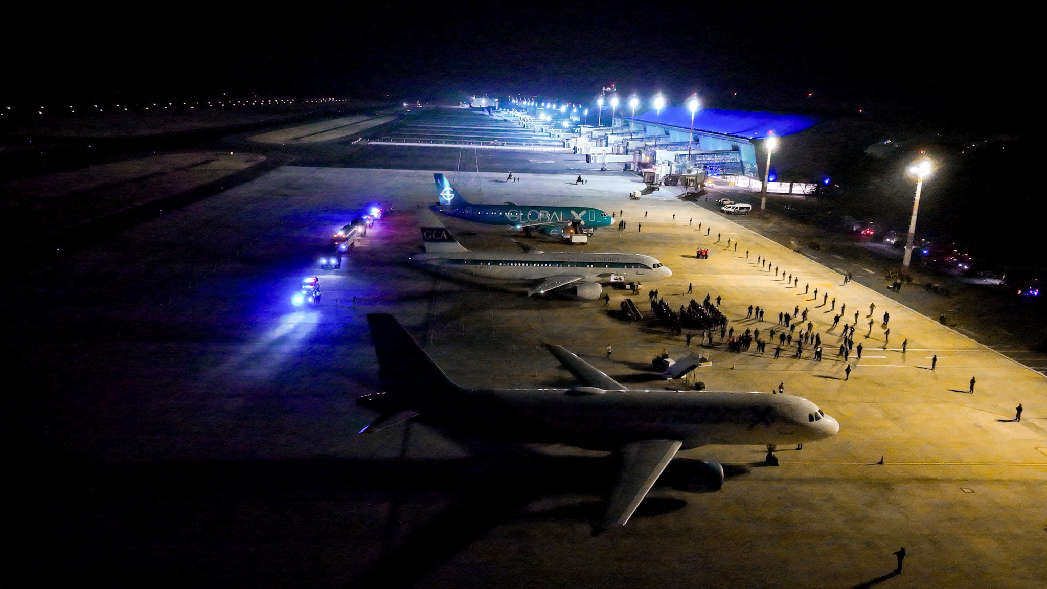 Flight data shows timeline of the Venezuelan deportation operation — Datos de vuelo revelan cronología de la operación de deportación de venezolanos