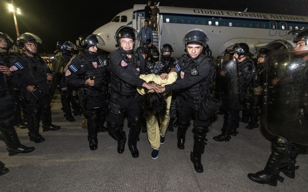 “Transnationalization of the State of Exception”: Is Bukele Violating International Law by Jailing Venezuelans Without a Conviction? — “Transnacionalización del estado de excepción”: ¿viola Bukele el derecho internacional al encarcelar venezolanos sin condena?