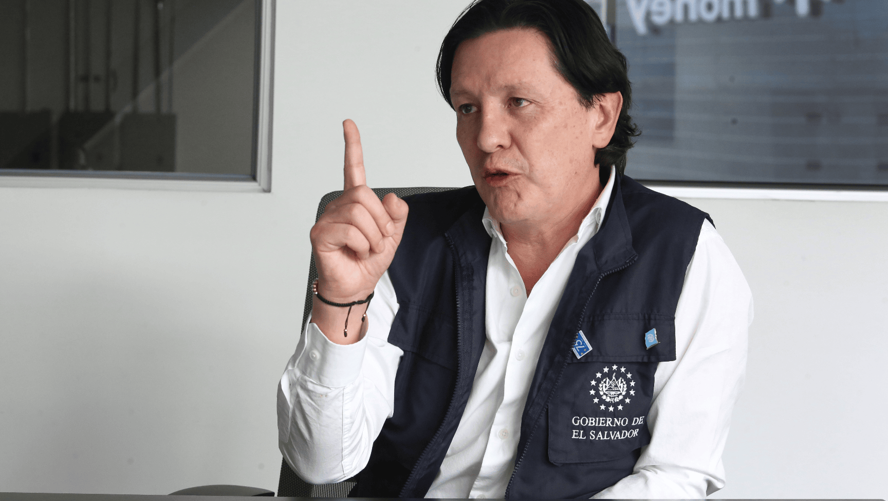 “There are 107,000 people in detention, and some of them have to die of something”: Andrés Guzmán, Presidential Commissioner for Human Rights and Freedom of Expression — “Hay 107,000 personas privadas de libertad y hay personas que tienen que morirse de algo”: Andrés Guzmán, comisionado presidencial de derechos humanos y libertad de expression