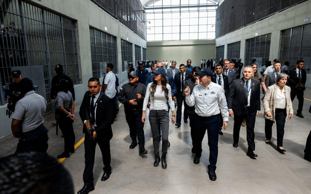 World Watches El Salvador Over Abuses Under State of Exception, CECOT, Venezuelans — El mundo mira a El Salvador por abusos del egimen, el CECOT y venezolanos