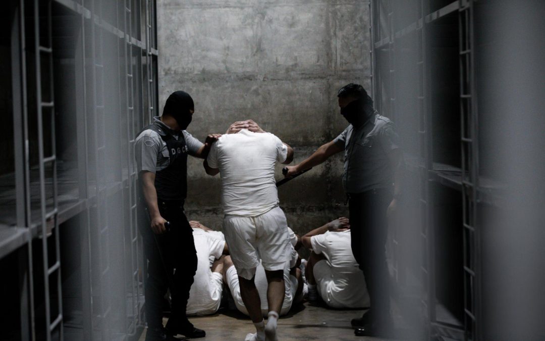 Lawyers Ask Judge to Return Man Transferred to El Salvador Due to “Error” — Abogados piden a juez el retorno a EE.UU. de trasladado a El Salvador por “error”