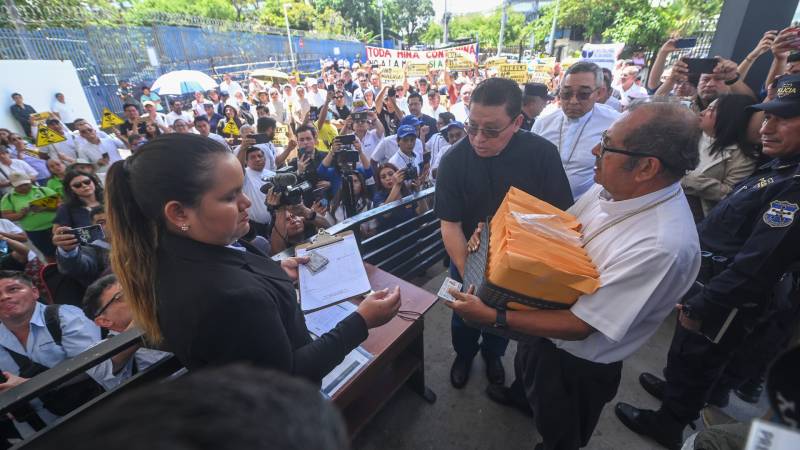 Catholic Church Still Without Response to Petition for Repeal of Mining Law — Iglesia católica aún sin respuesta a petición para derogación de ley de minería