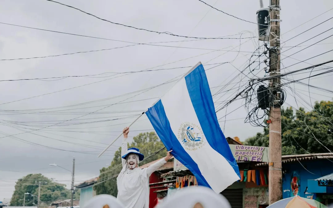 El Salvador tests limits of bond revival — El Salvador pone a prueba los límites de la recuperación de sus bonos