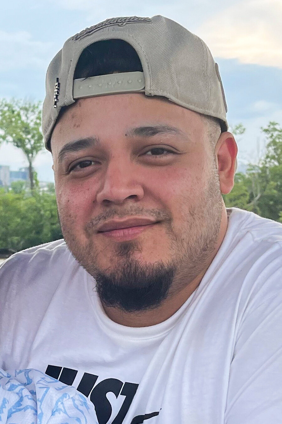 Senator Van Hollen says Ábrego García was moved to another prison and feels “traumatized” by his time in CECOT — Senador Van Hollen asegura que Ábrego García fue trasladado a otra cárcel y se siente “traumatizado” por su tiempo en CECOT