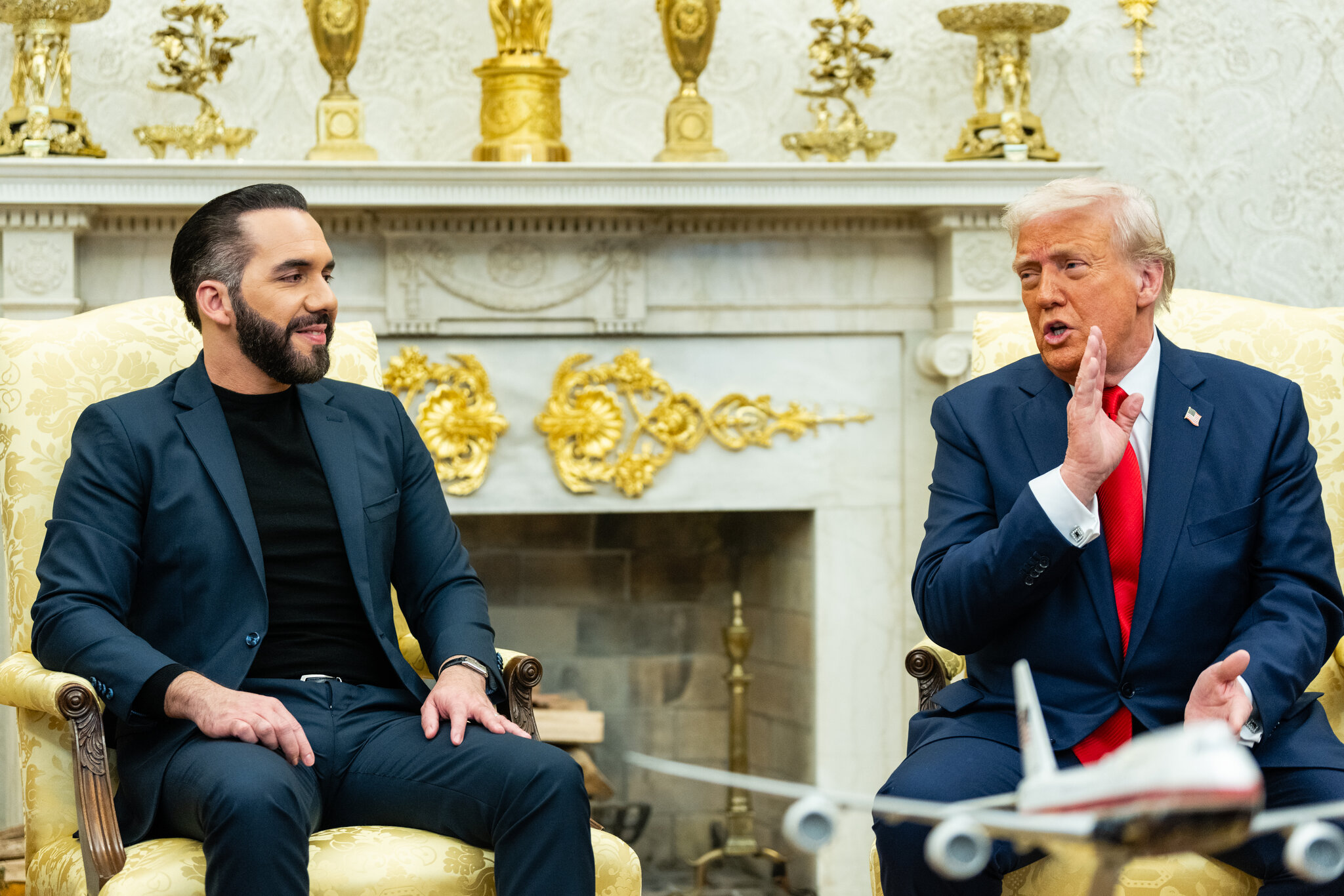 Trump says he hasn’t asked El Salvador’s president to return Kilmar Abrego Garcia — Trump dice que no ha pedido al presidente de El Salvador que devuelva a Kilmar Abrego García