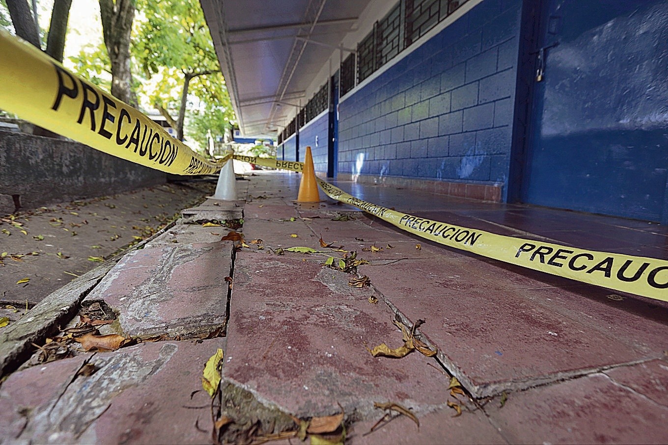 Ministry of Education Evades Reporting on Nationwide School Closures — Ministerio de Educación evade informar sobre cierre de escuelas a escala nacional