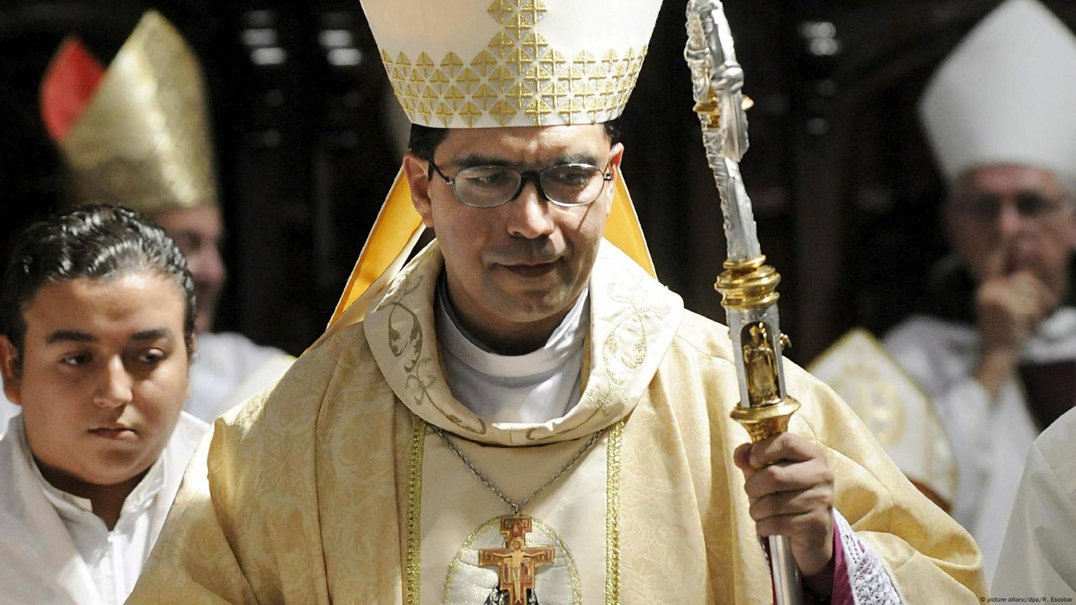 Church asks El Salvador not to become Guantánamo — Iglesia pide que El Salvador no se convierta en Guantánamo