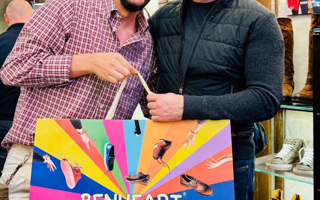 Bukele Spotted Shopping in Florence, Italy — Bukele fue captado de compras en Florencia, Italia