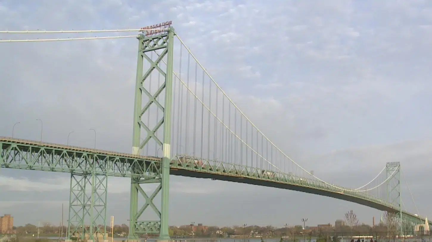 Venezuelan man in Detroit deported to El Salvador after taking wrong turn at Ambassador Bridge, reports say — Hombre venezolano en Detroit es deportado a El Salvador tras equivocarse de camino en el Puente Ambassador, según informes