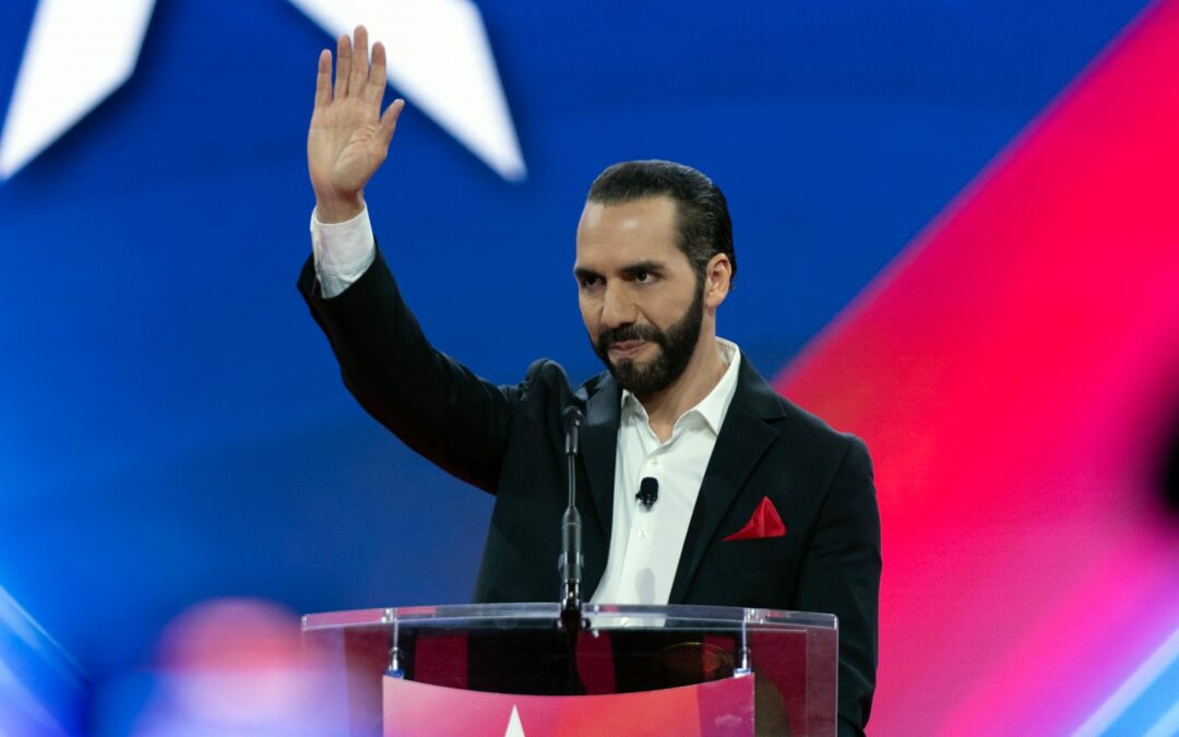 The Real Reason El Salvador’s President Nayib Bukele Cozied Up to Trump — La verdadera razón por la que el presidente de El Salvador, Nayib Bukele, estrechó lazos con Trump