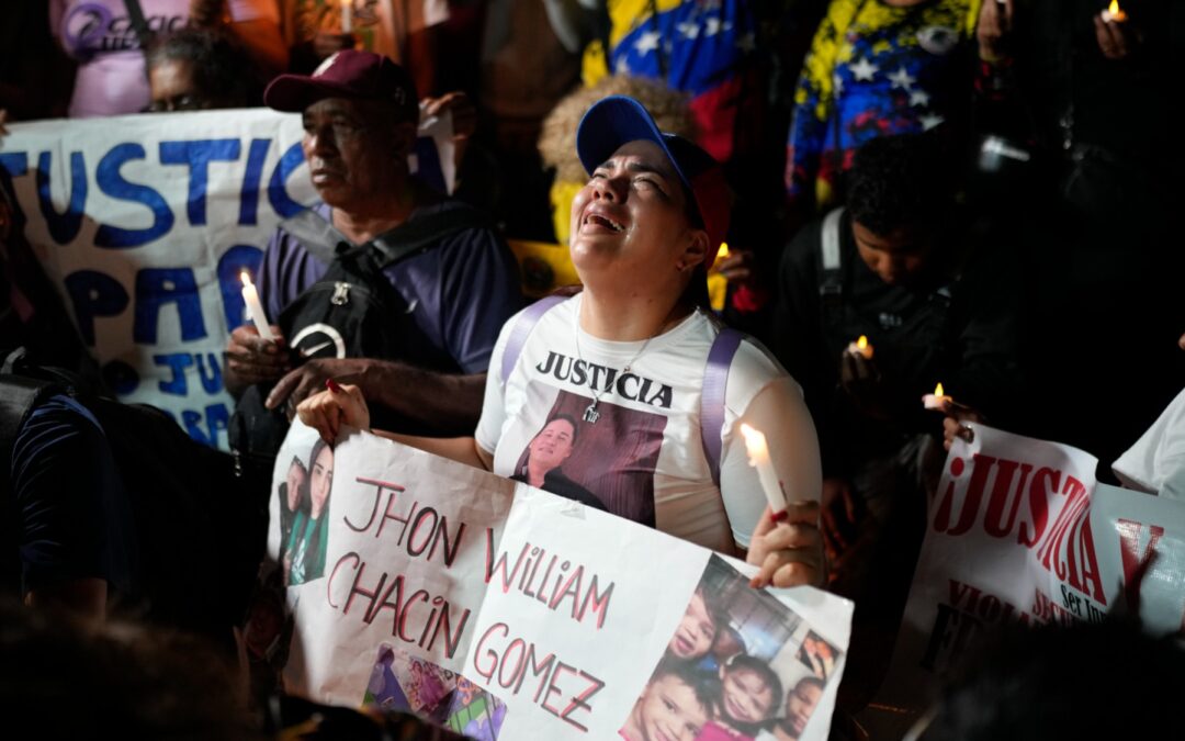 What Happens to the Venezuelans Sent to a Salvadoran Mega-Prison Now? — ¿Qué Pasa Ahora con los Venezolanos Enviados a una Megacárcel Salvadoreña?