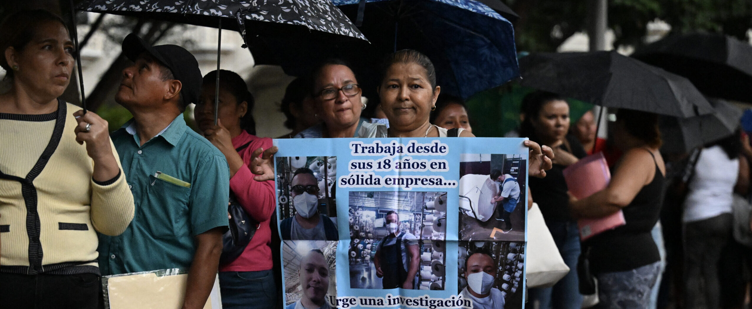 El Salvador’s Authoritarian Slide Should Hold Lessons (Not Examples) for the U.S. — La deriva autoritaria de El Salvador debería servir de lección (no de ejemplo) para Estados Unidos