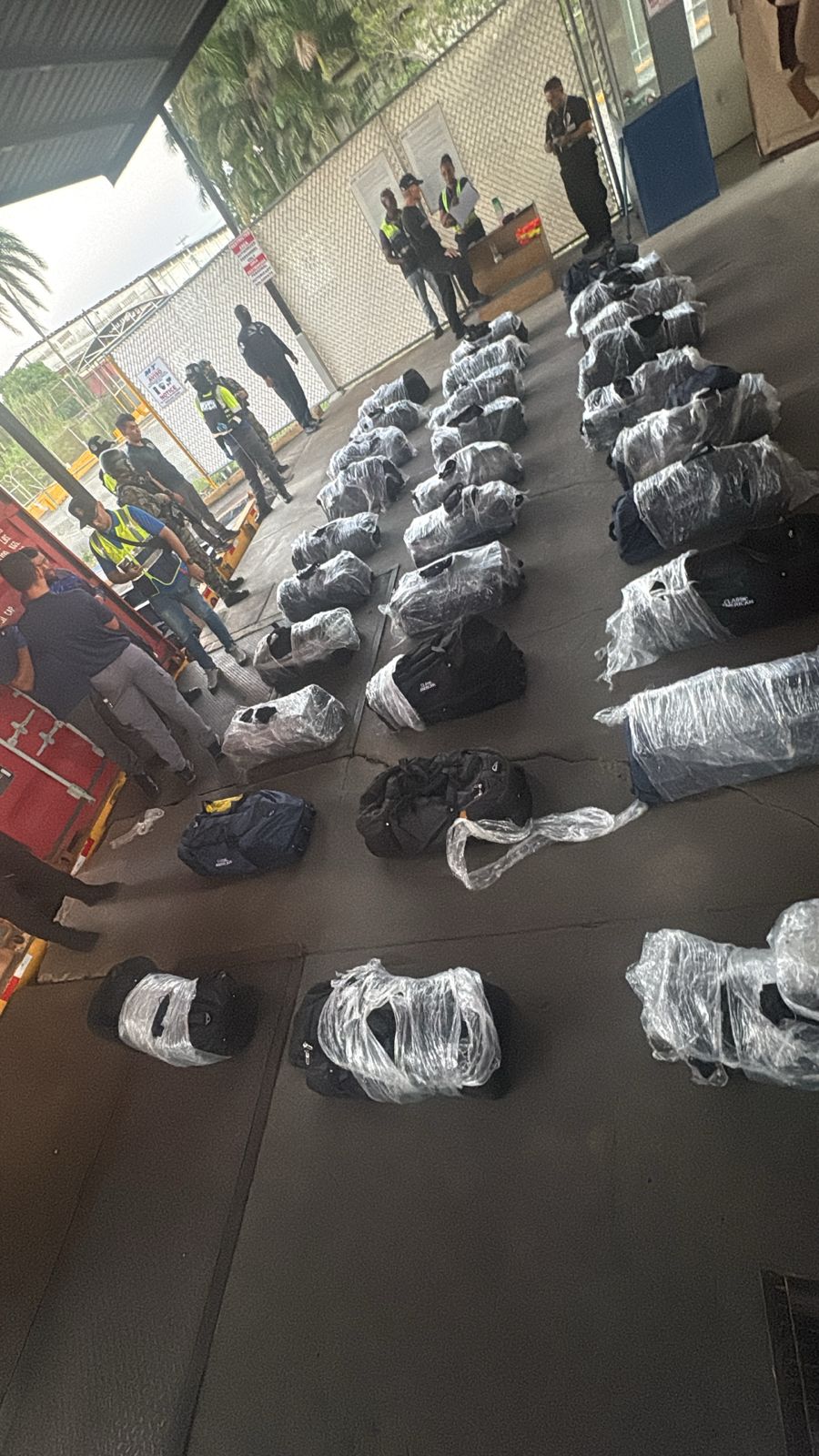 Government’s Theory on Panama Drug Find Leaves ‘Many Doubts Open,’ Lawyers Say — Tesis gubernamental sobre hallazgo de droga en Panamá deja “abiertas muchas dudas”, dicen abogados