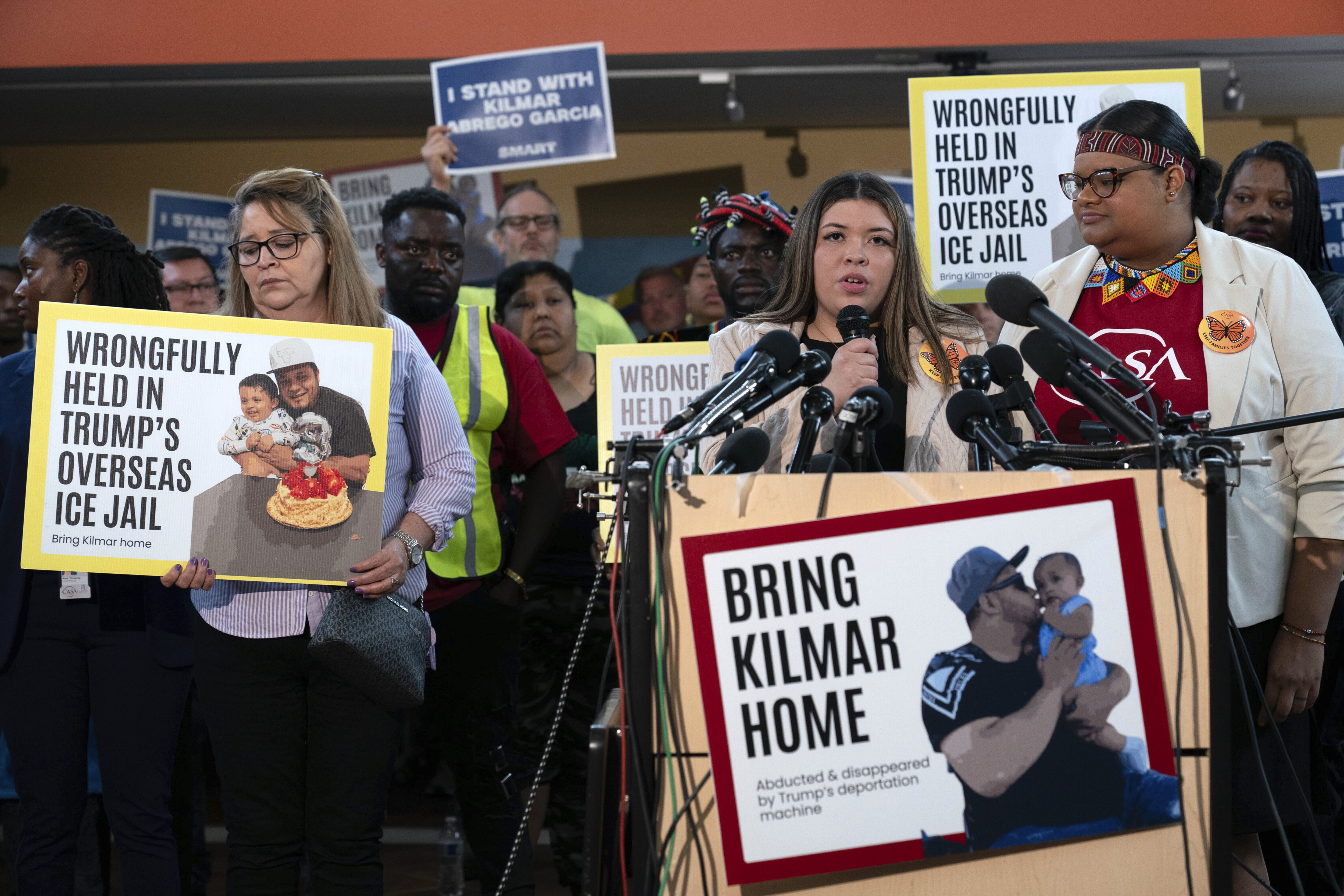 Trump administration granted leeway in case of mistakenly deported man — La administración Trump obtiene margen de maniobra en el caso de hombre deportado por error