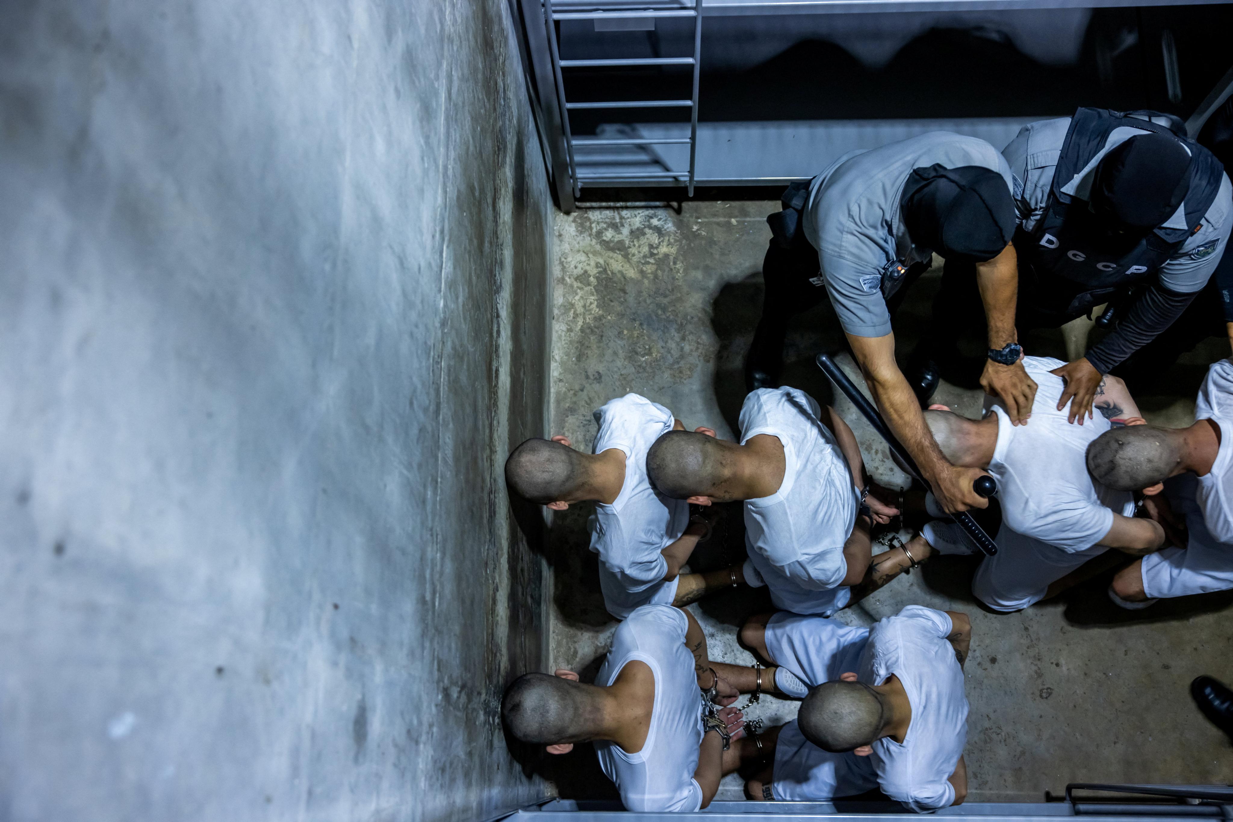Trump’s Salvadoran Gulag — El Gulag Salvadoreño de Trump