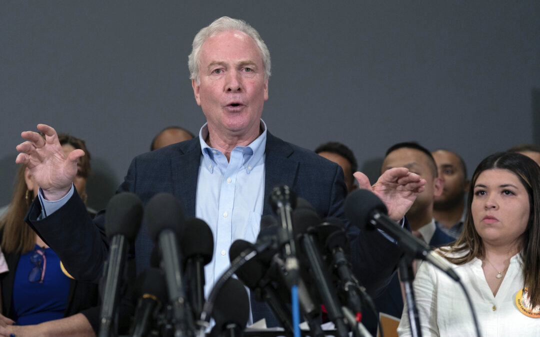 US senator returns from El Salvador trip, says Abrego Garcia case is about far more than one man — Senador estadounidense regresa de viaje a El Salvador y dice que el caso Abrego García va mucho más allá de un solo hombre