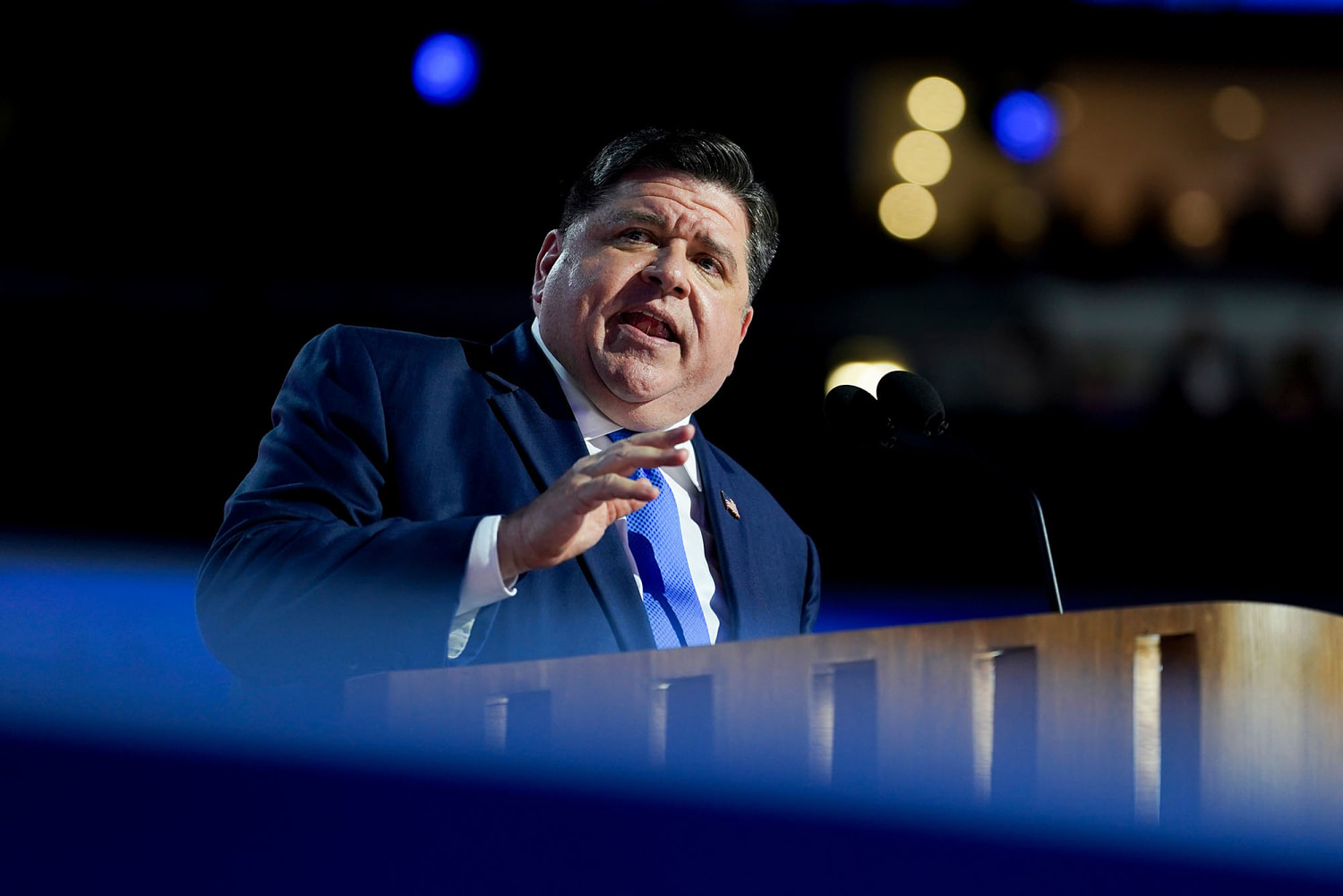 Illinois Gov. JB Pritzker takes steps to boycott El Salvador in protest of Kilmar Abrego Garcia’s detention — El gobernador de Illinois, JB Pritzker, toma medidas para boicotear a El Salvador en protesta por la detención de Kilmar Abrego García