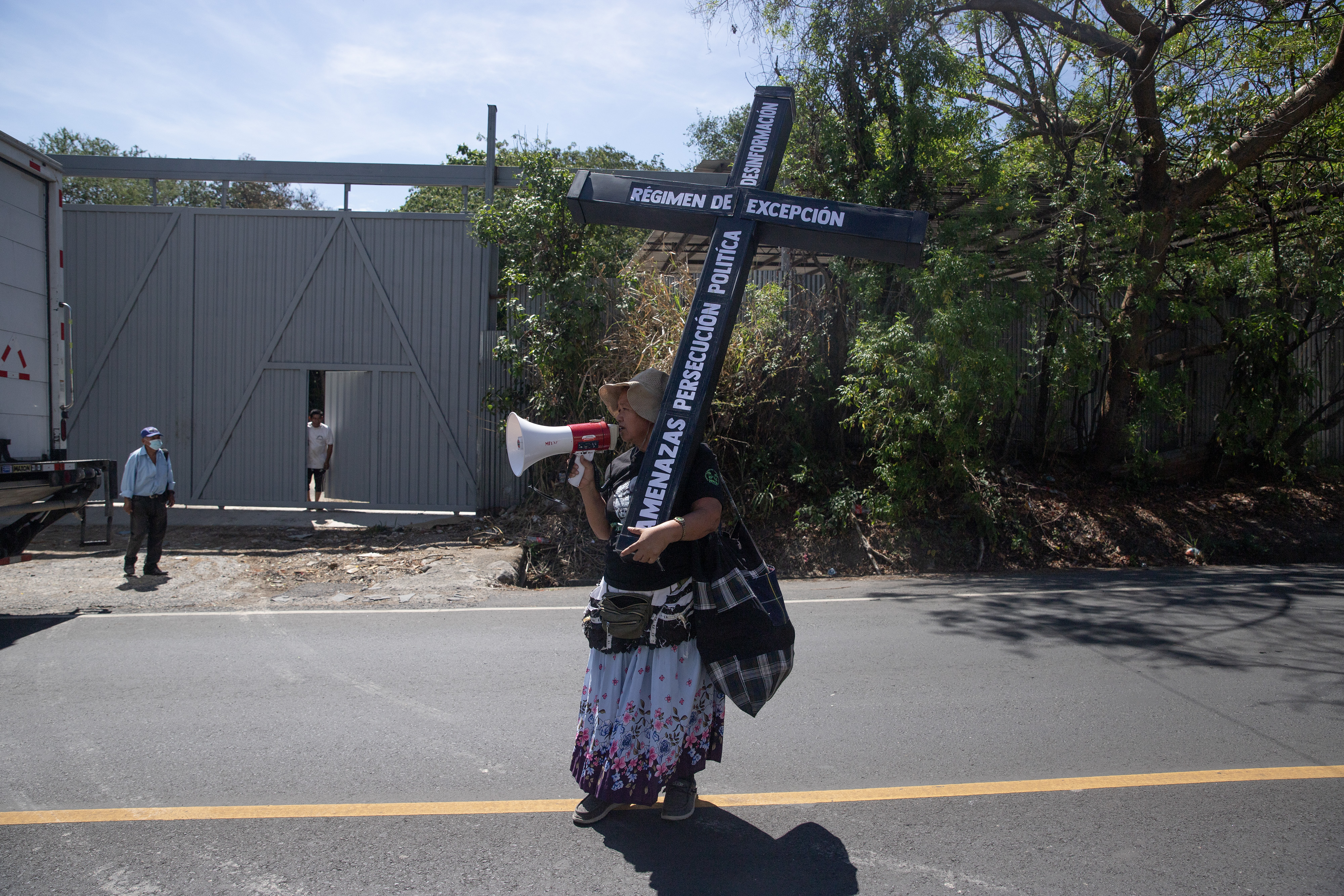 Alicia and the cross of the state of exception — Alicia y la cruz del régimen