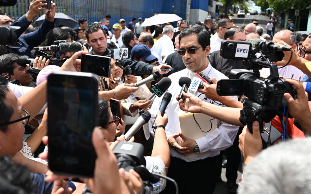 Return of Mining to El Salvador Awakens a Quiet Catholic Church — El regreso de la minería a El Salvador despierta a una Iglesia Católica callada