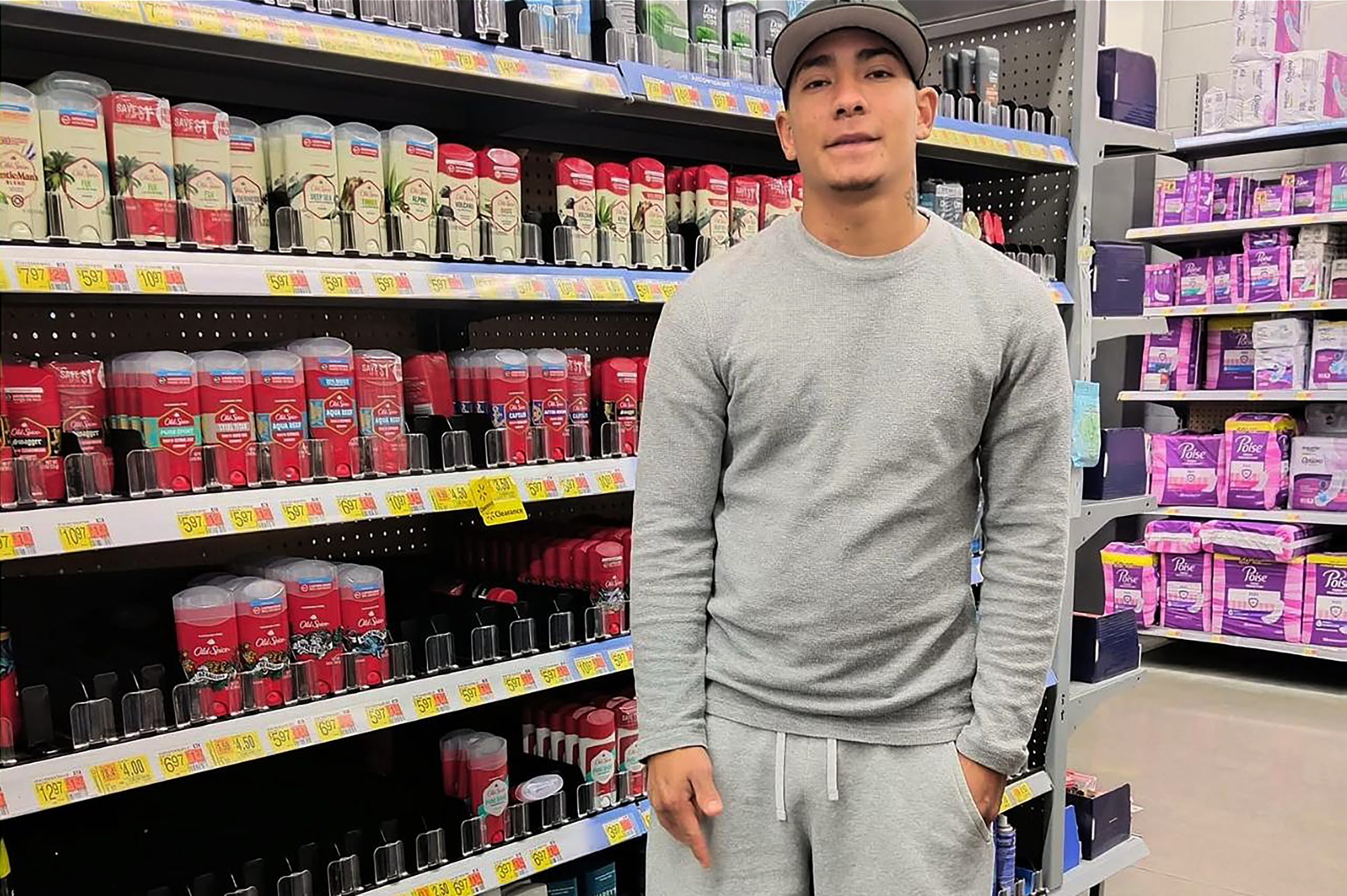 US Wife of CECOT Deportee: “He was seeking asylum… Sometimes I think he’s dead” — Esposa estadounidense de un deportado al Cecot: “Él buscaba asilo… A veces pienso que está muerto”