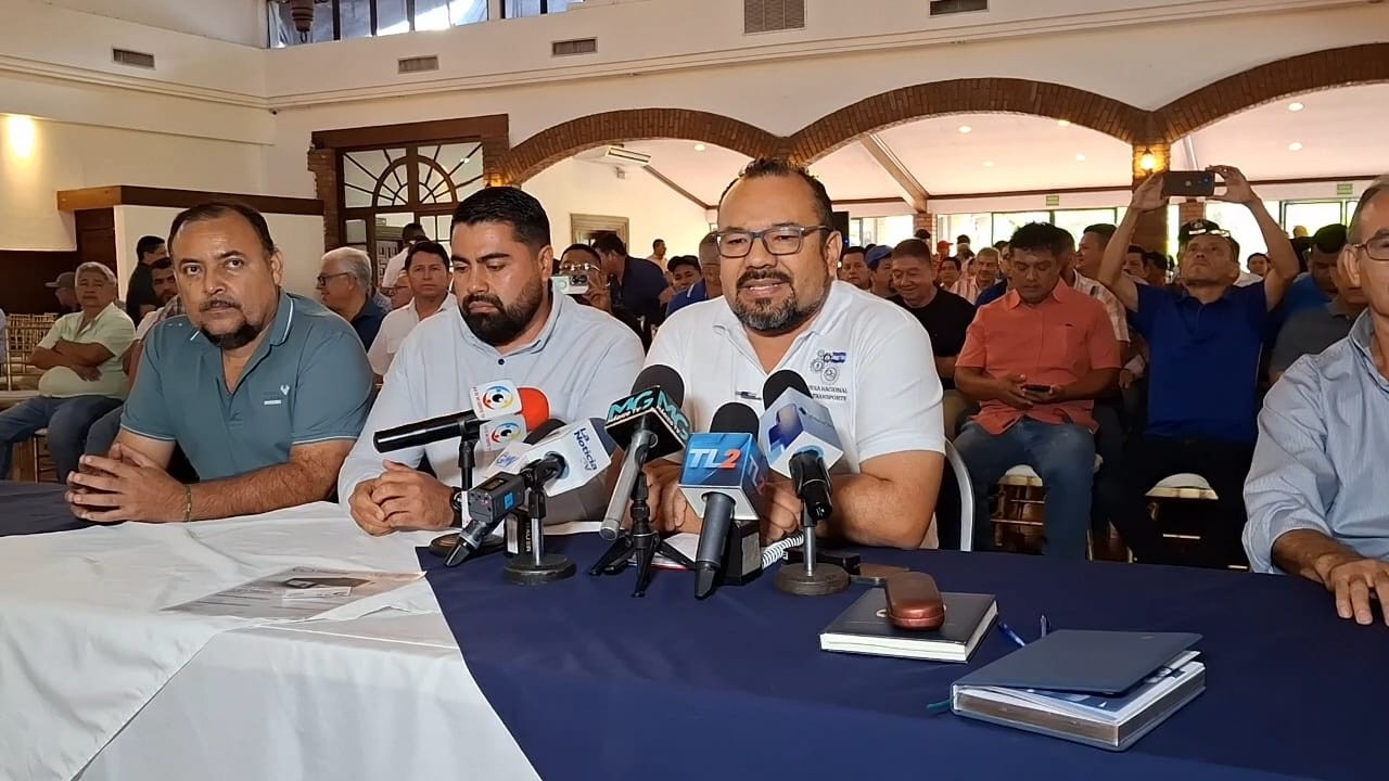 Transport Operators Report Up to Seven Months of Unpaid Subsidies — Transportistas denuncian hasta siete meses de impago de subsidio