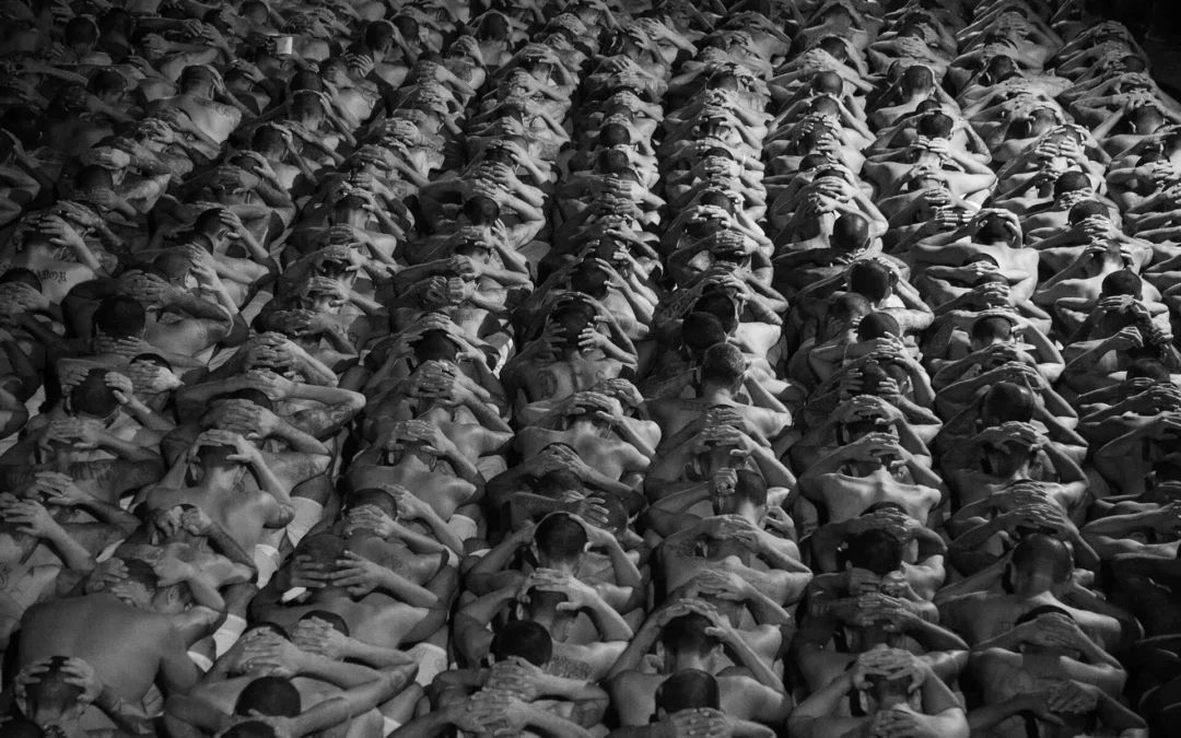 CECOT: Bukele’s mega prison where “the only way out is in a coffin” — CECOT: la megaprisión de Bukele donde «la única salida es en un ataúd»