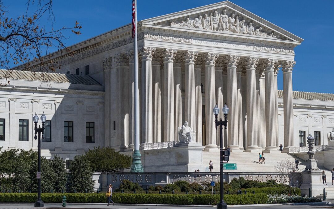 US Supreme Court affirms order to return wrongfully-deported man from El Salvador — Corte Suprema de EE. UU. ratifica orden de retornar a hombre deportado ilegalmente desde El Salvador