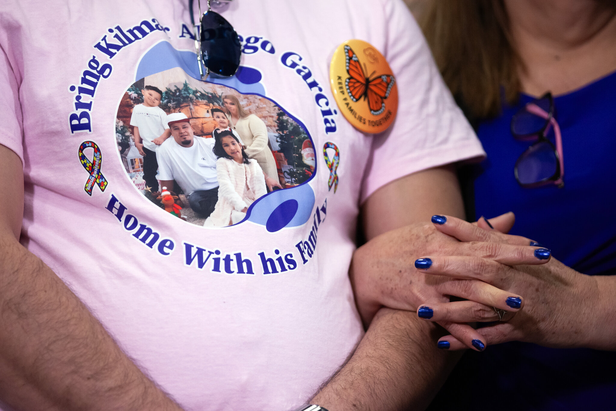 How Trump Officials Debated Handling of the Abrego Garcia Case: ‘Keep Him Where He Is’ — Cómo los funcionarios de Trump debatieron el manejo del caso Abrego García: ‘Manténganlo donde está’