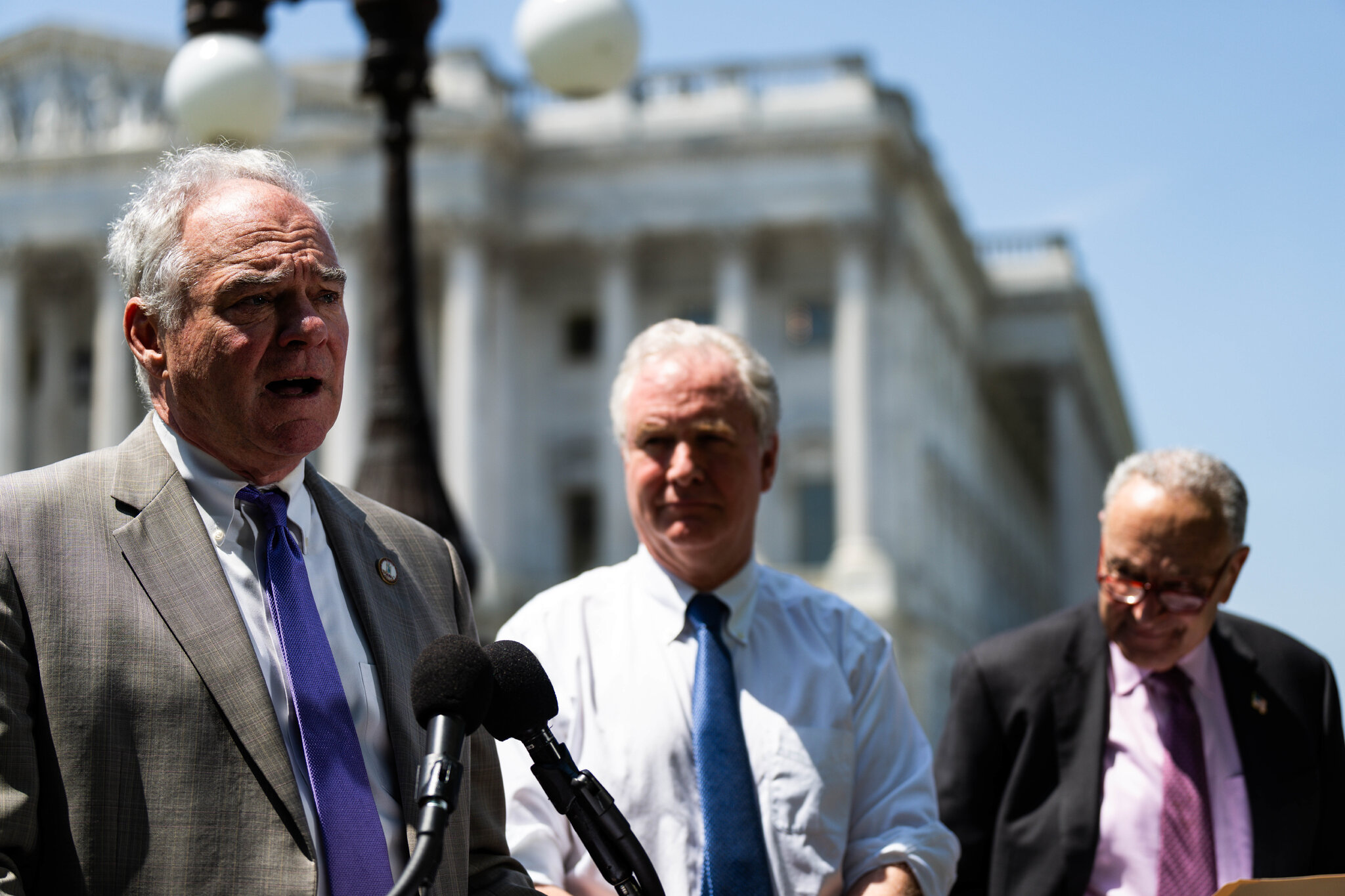 Senate Rejects Democrats’ Bid to Force State Dept. to Report on Rights in El Salvador — El Senado rechaza la propuesta demócrata para obligar al Departamento de Estado a informar sobre la situación de derechos humanos en El Salvador