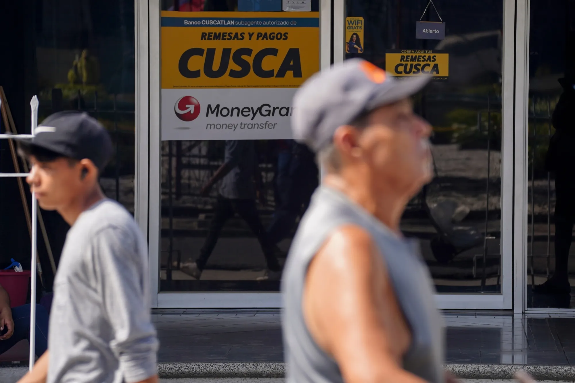 Remittance Tax Plan Poses Threat to US Allies in Central America — Plan de impuesto a remesas amenaza a aliados de EE. UU. en Centroamérica